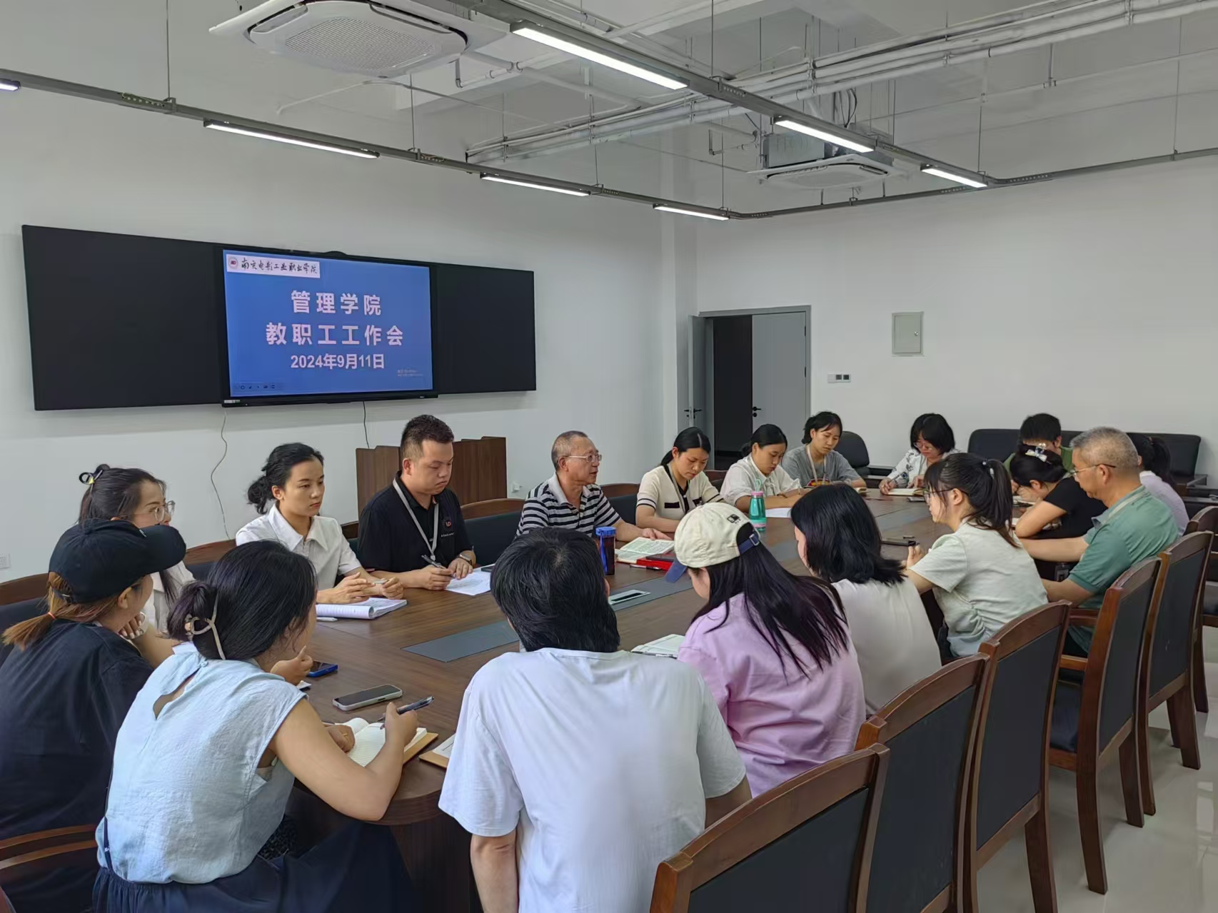 hjc888黄金城--手机版app官网