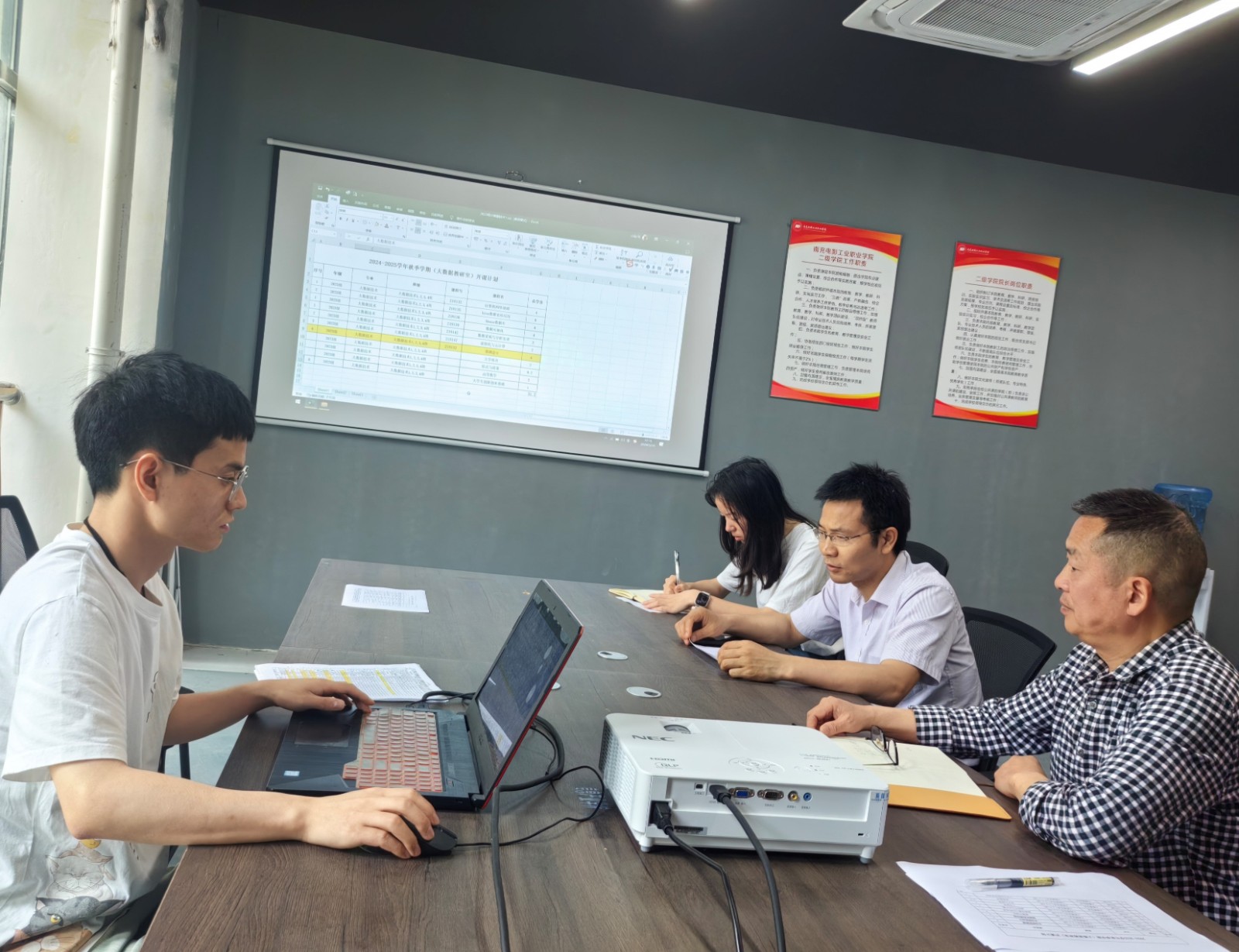 hjc888黄金城--手机版app官网