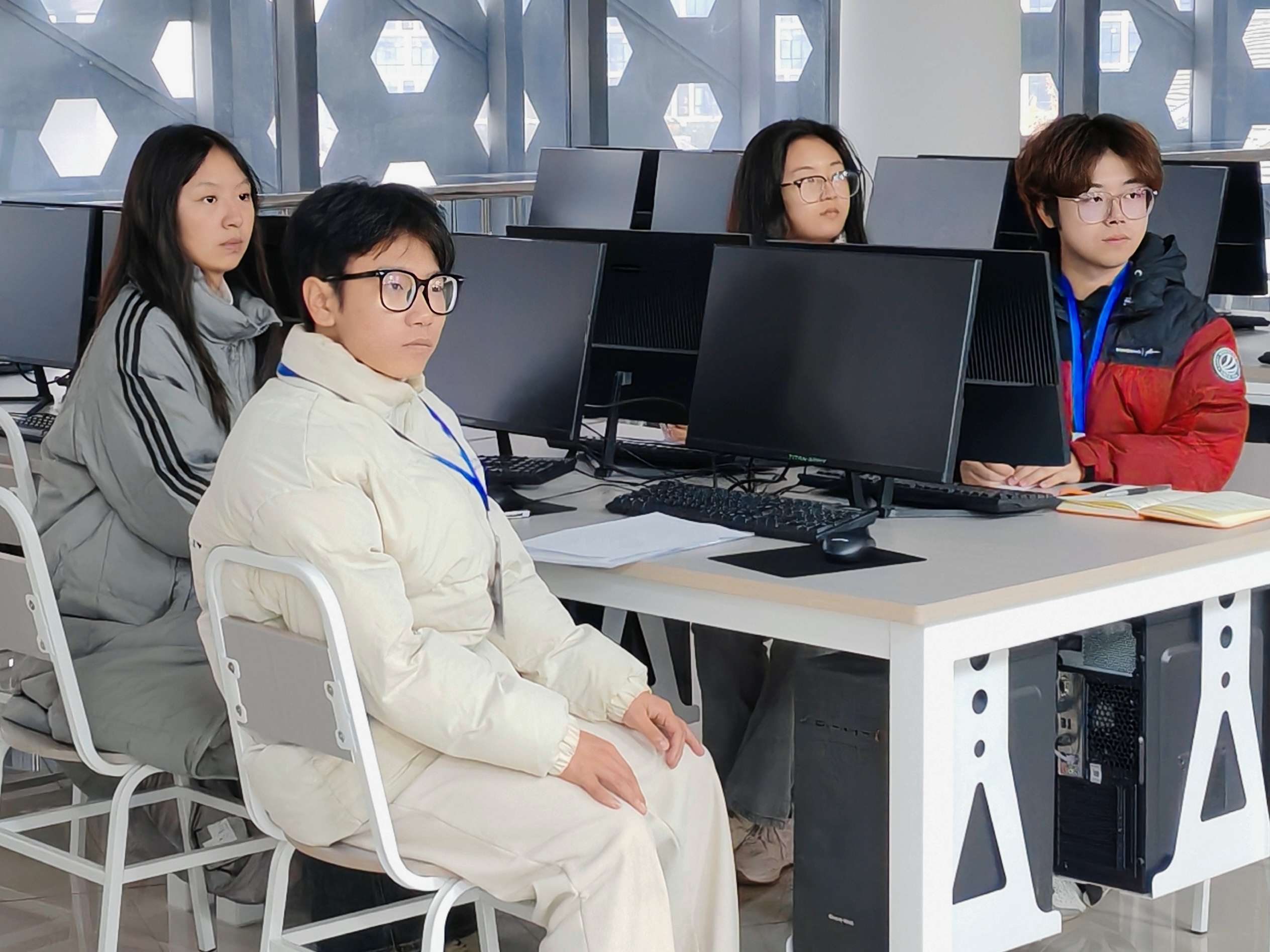 hjc888黄金城--手机版app官网